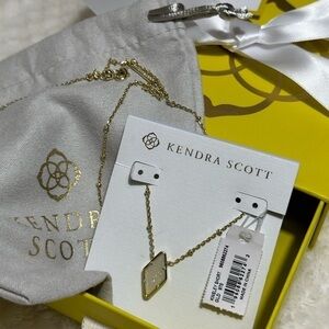 NWT in box Kendra Scott Kinsley gold Iridescent Drusy Pendant necklace adjust